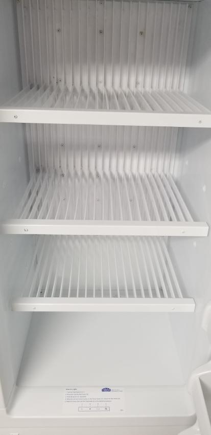 ez-freeze-blizzard-white-15-cu-ft-natural-gas-freezer-interior-shelves-wire